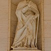 Foto: Statua del Chiostro dei Benefattori  - I Chiostri  (Cassino) - 25